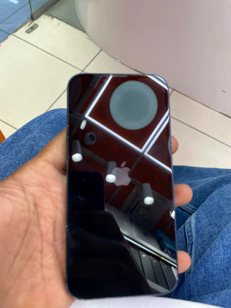 14 ..128GB.1400AED.63212404583171111