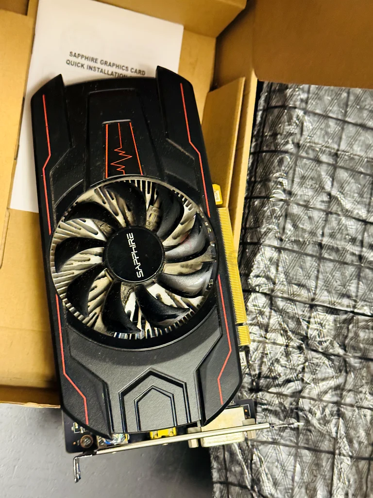 Sapphire Pulse Radeon RX 560 - Overclocked Graphics Card63257116695553113