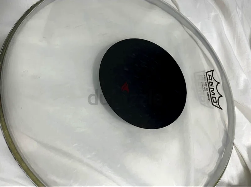 ريمو 12 بوصة، رأس طبول شفاف بنقطة CS63230188091649110