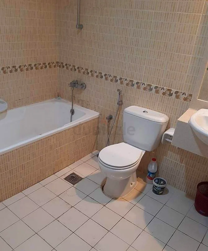 Couple partition available al rashidiya62863787828225112