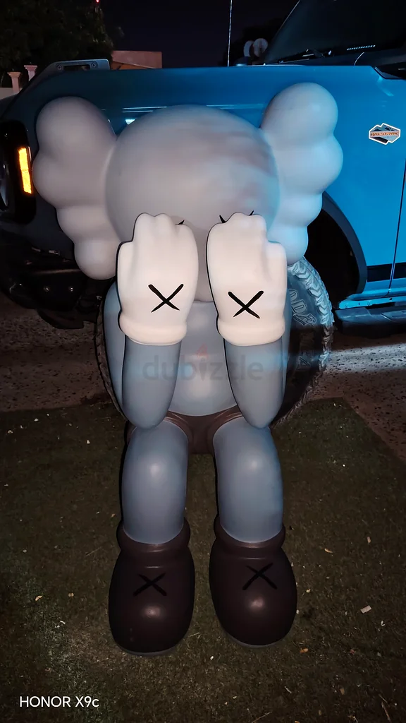 KAWS LIFE SIZE COMPANION63265105755266113