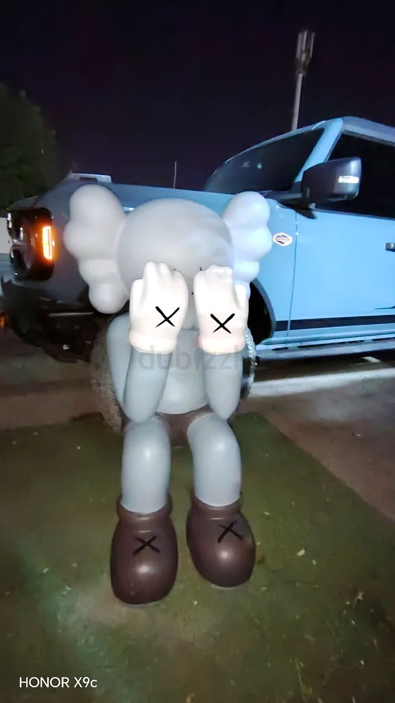 KAWS LIFE SIZE COMPANION63265105755266111