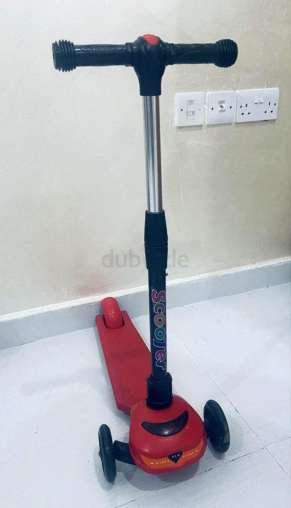 سكوتر أحمر ممتع وأنيق للأطفال!63244203890051112