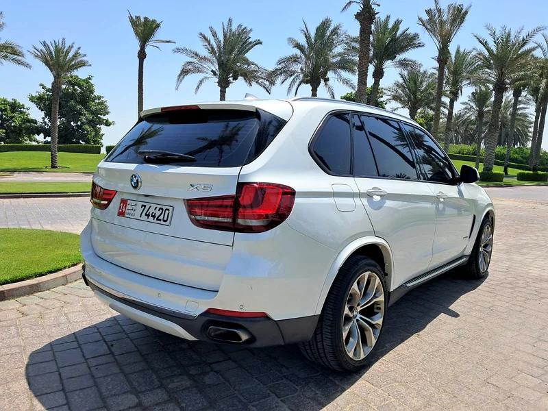 2015 بي إم دبليو X5 xDrive50i 4.4TC V863232141703681111