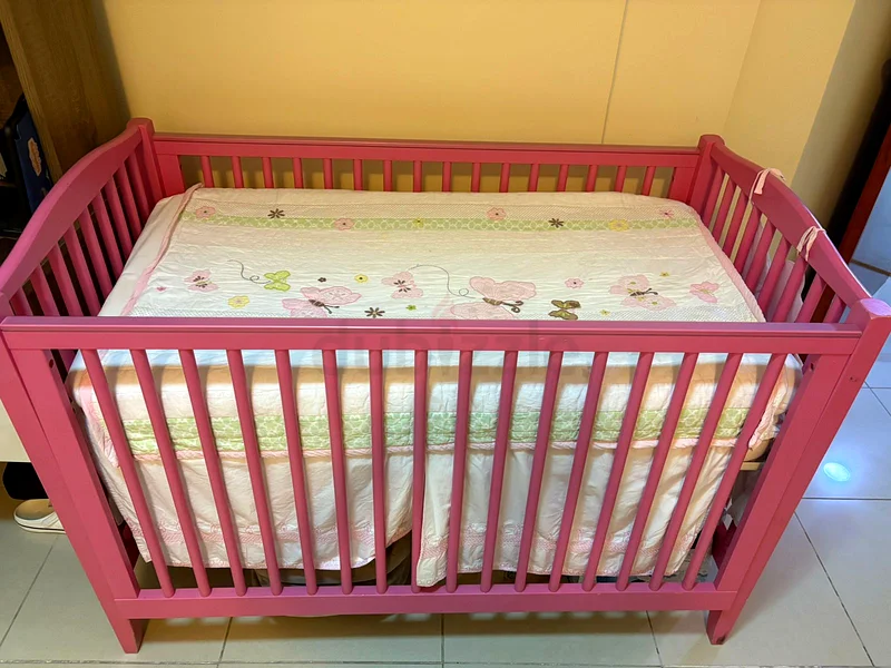 Delightful Pink Crib for Your Little One!63206877961474111