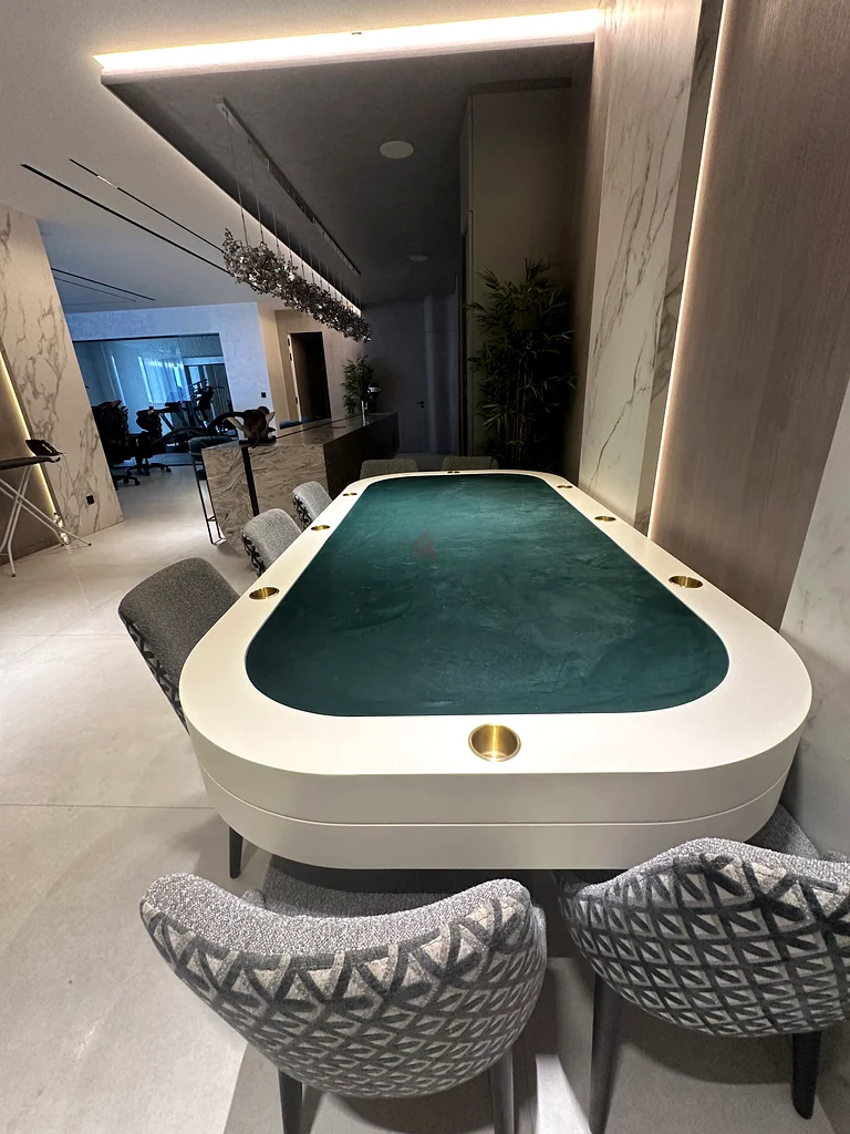 طاولة بوكر63170853540097113