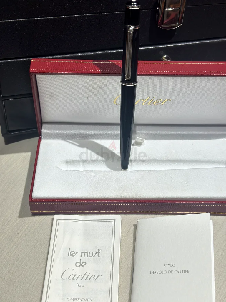 قلم حبر فاخر من كارتييه في علبة أنيقة63224341027586112