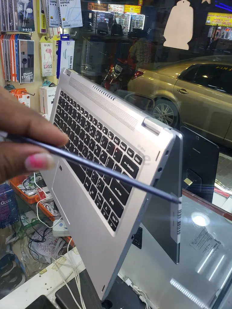 Sleek Acer Laptop - Great Performance Style!63255526699265112