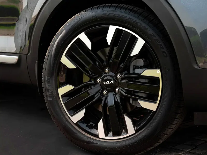 2025 • LX TELLURIDE • 8-SEATER • UNDER OFFICIAL AGENCY WARRANTY63224311648387114
