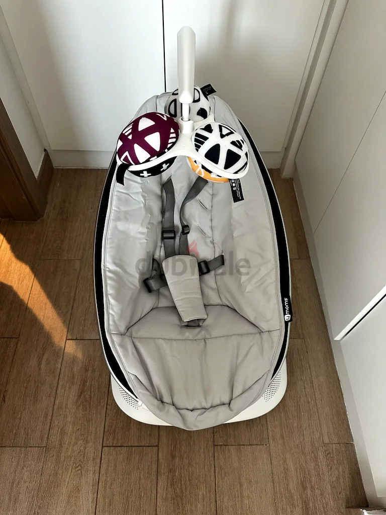 4moms MamaRoo 5 أرجوحة للأطفال - حديثة وأنيقة - وكأنها جديدة - أحدث طراز63205362941825112