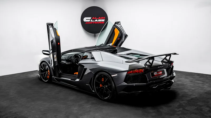 لمبرغيني أفينتادور LP 700-4 رودستر مع طقم هيكل DMC - 2015 - دول مجلس التعاون الخليجي63139711714435111