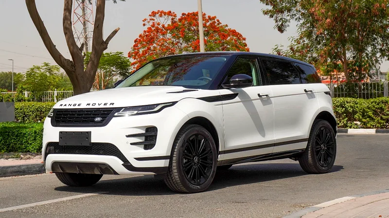 النسخة السوداء!! رينج روفر إيفوك SE P250 ديناميك 2024!! السعر المذكور للتصدير63159254427137112