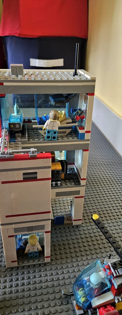 Lego city 60204 hospital!63228314556803114