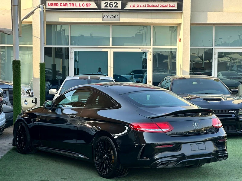 MERCEDES BENZ AMG C63S GCC 2017  
Perfect condition  
5-button full option  
Full carbon fibre63144871855363114