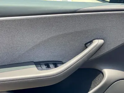 صورة 9 لـ 2024 Tesla MODEL 3