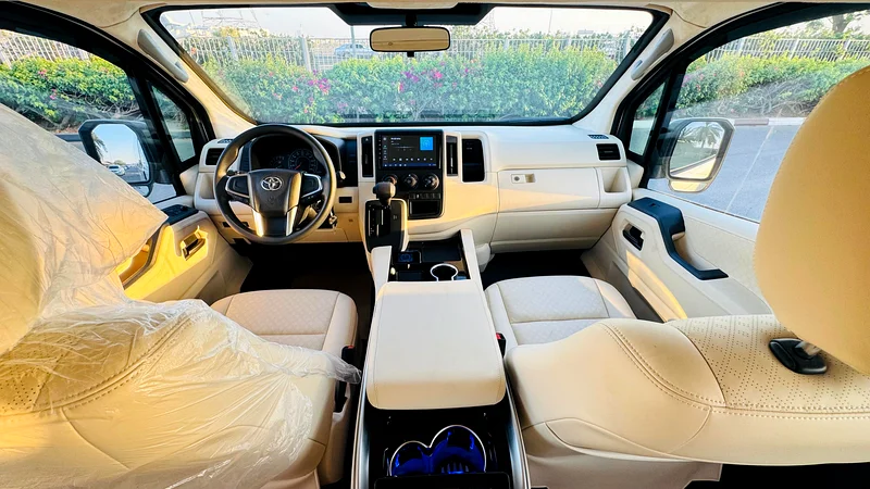 TOYOTA HIACE 3.5 AT VIP 6 Seats 202363148169104259113
