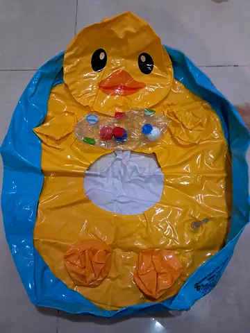 Inflatable swimming float for baby