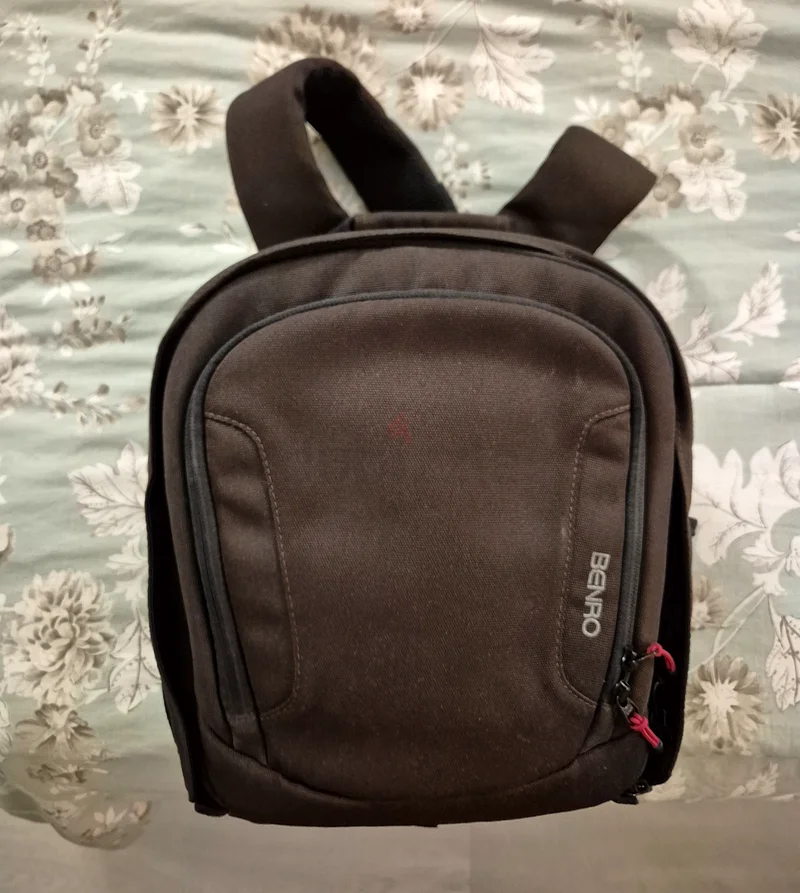 (Used) High quality Benro Camera Bag for Sale - Perfect for Photographers!632336339468831112