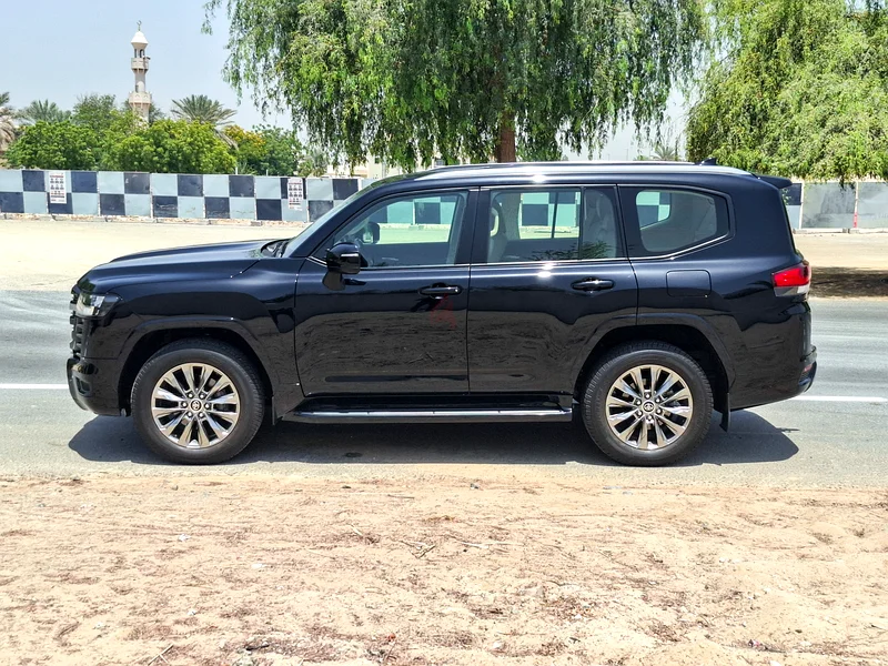 AED 3768/month | 2022 Toyota Land Cruiser GXR | GCC Specs | Ref#32461363157883145986114