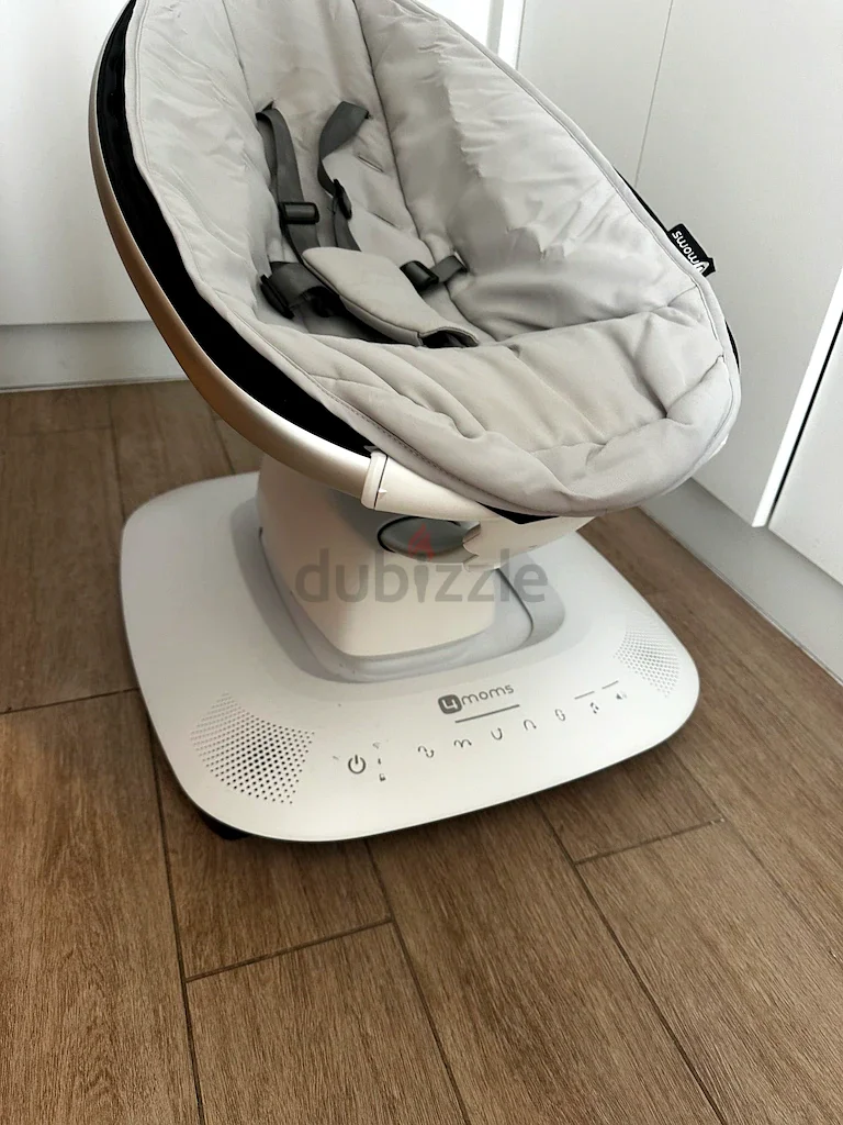 4moms MamaRoo 5 أرجوحة للأطفال - حديثة وأنيقة - وكأنها جديدة - أحدث طراز63205362941825113