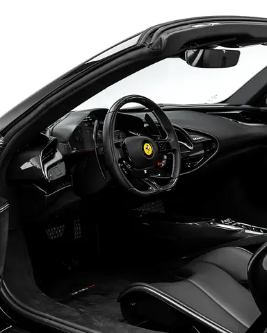 صورة 14 لـ 2021 Ferrari SF90 SPIDER