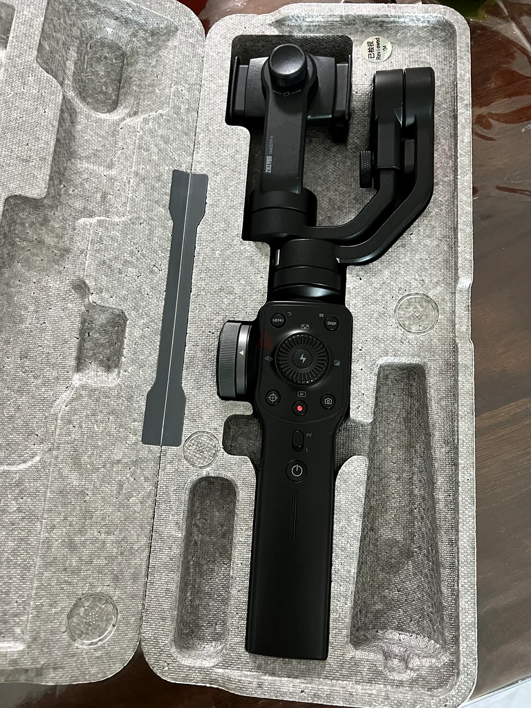 ZHIYUN Cellphone Gimbal Stabilizer - Perfect for Capturing Smooth Videos!63221856123010114