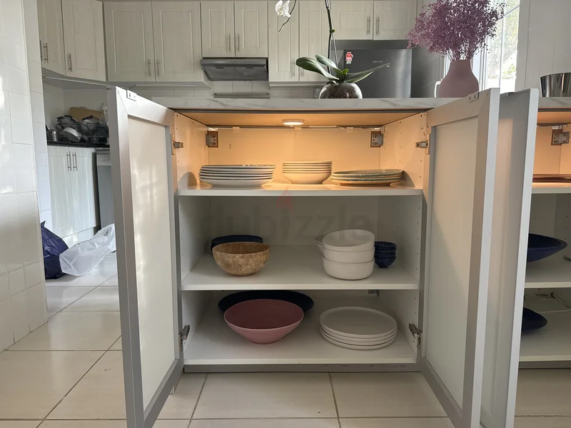 Elegant Kitchen Island and Bar Stools - Modern Design62863820496129112