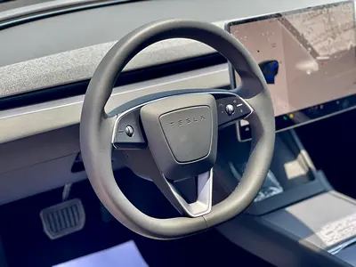 صورة 8 لـ 2024 Tesla MODEL 3