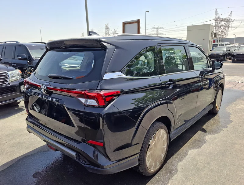 تويوتا فلوز 1.5 لتر 2024، أسود، بنزين (للتصدير فقط)63157883658627112