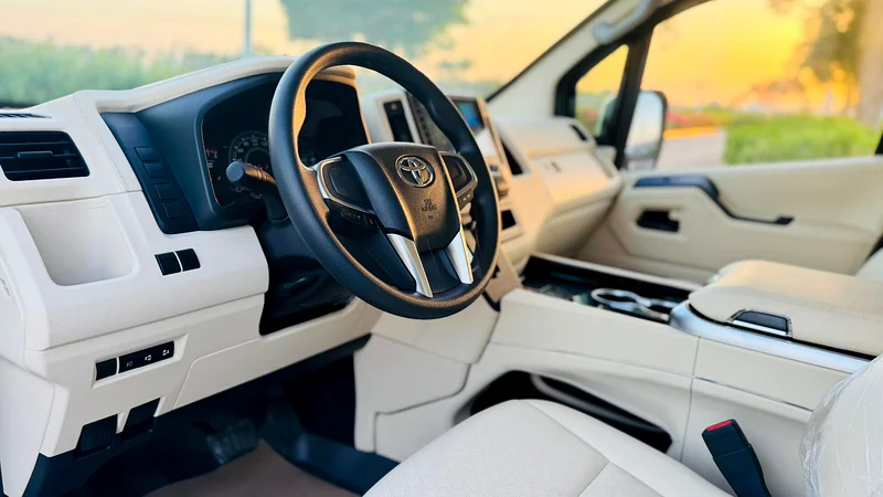 TOYOTA HIACE 3.5 AT VIP 6 Seats 202363148169104259111