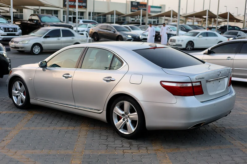 Lexus LS 460 2009 Very clean63225698747649112