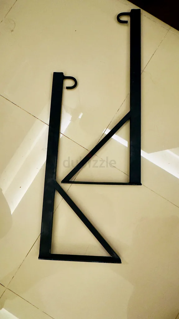 Wall mounted cradle hanger632218604691221114