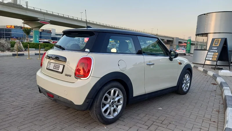 Stunning Mini 2018  GCC well maintained and clean car63175260018691113