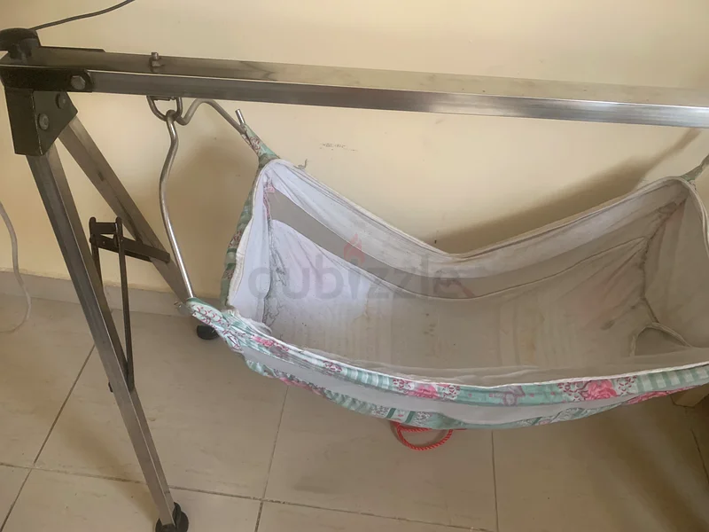 Cozy Baby Cradle for Sale - Perfect for Your Little One!63175737235331114