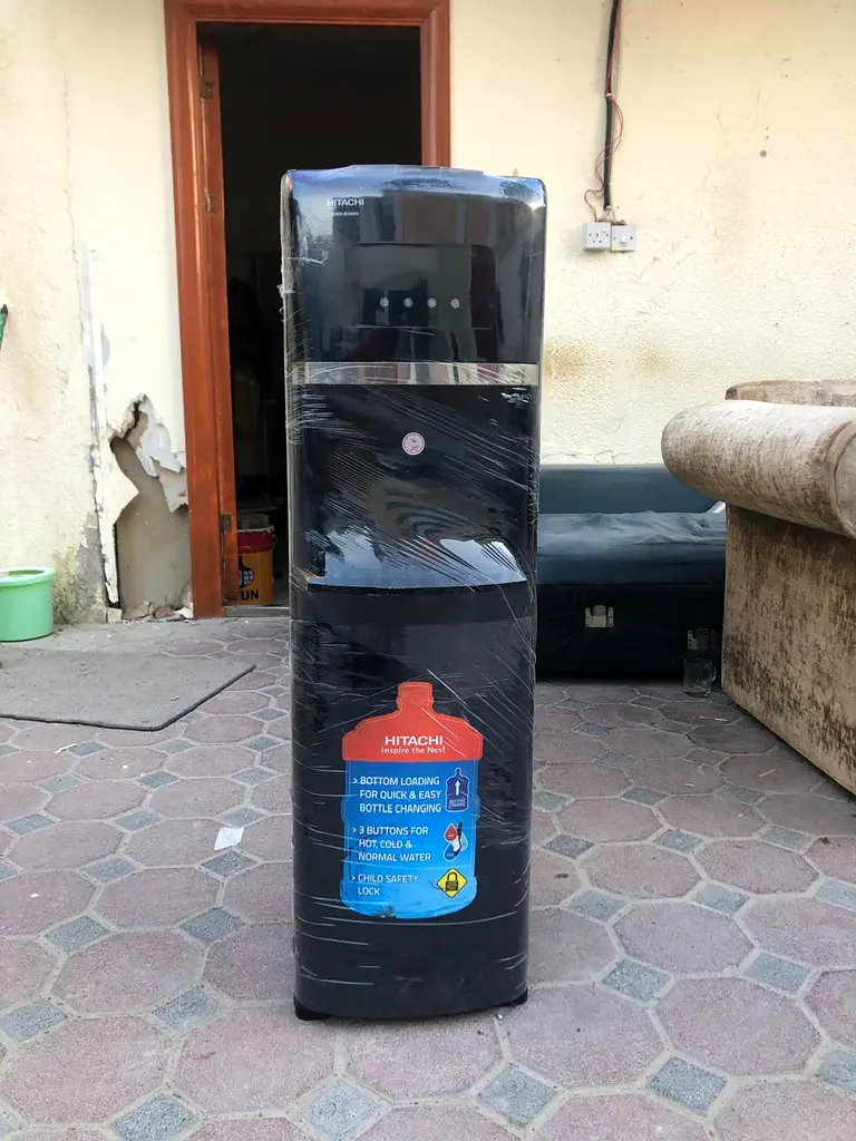Bottom load water dispenser