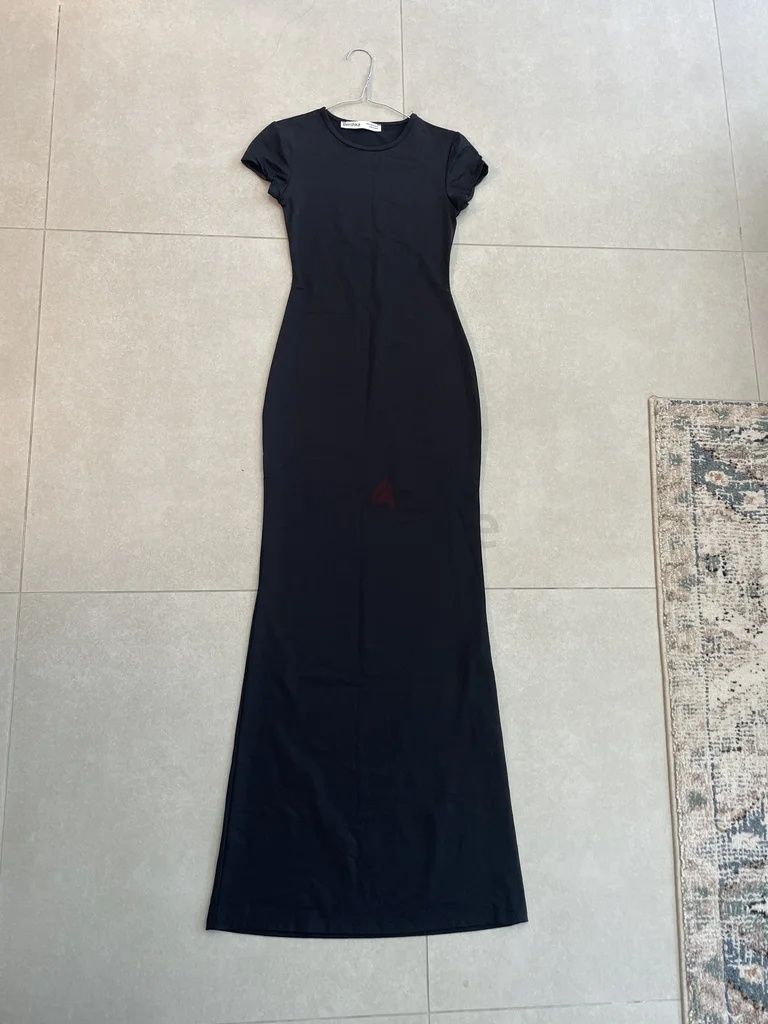 فستان أسود طويل / برشكا (XS)62935675710979111