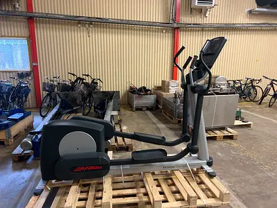 Life Fitness Cross Trainer