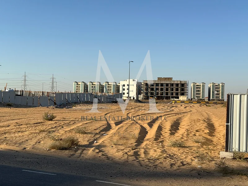 قريب من المباني التجارية، قطعة أرض بمساحة G+362863770304386111