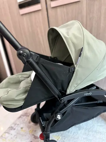Babyzen yoyo stroller with newborn pack in new condition