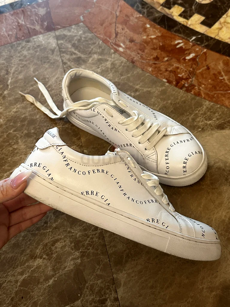 Sneakers Gianfranco Ferre632385931521301127