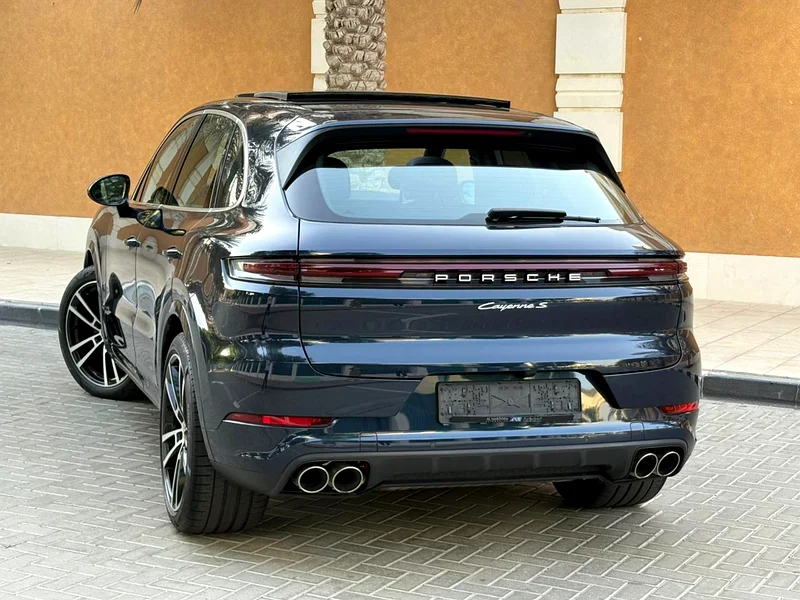 PORSCHE CAYENNE S V8 4.0L 468HP - GCC SPECS - UNDER WARRANTY FROM AL NABOODA - ACCIDENT FREE -63150023056898114