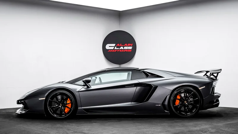 لمبرغيني أفينتادور LP 700-4 رودستر مع طقم هيكل DMC - 2015 - دول مجلس التعاون الخليجي63139711714435114