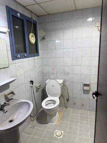 Executive bed space at Muteena Deira near Fish roundabout