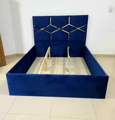 Queen Bed Selling wooden
