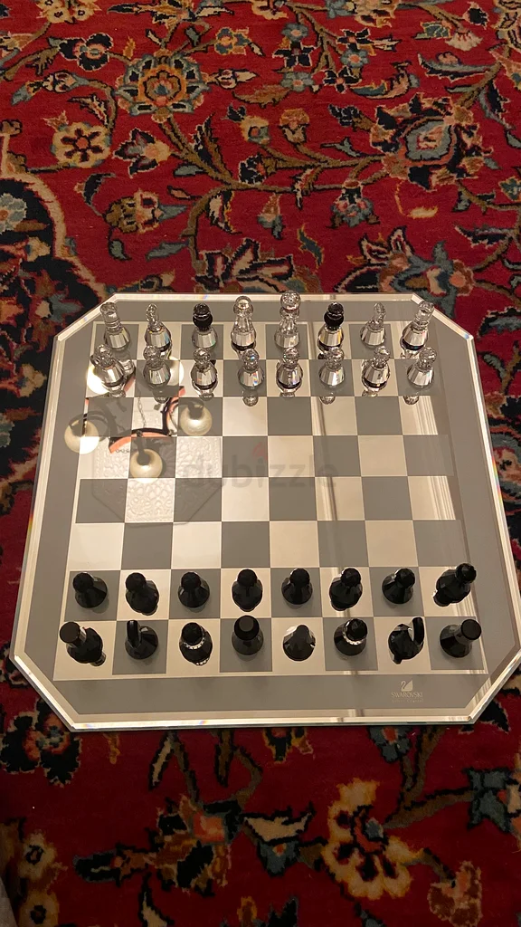 Swarovski silver crytal chess set -orignal box, mirrored board63223849993218111