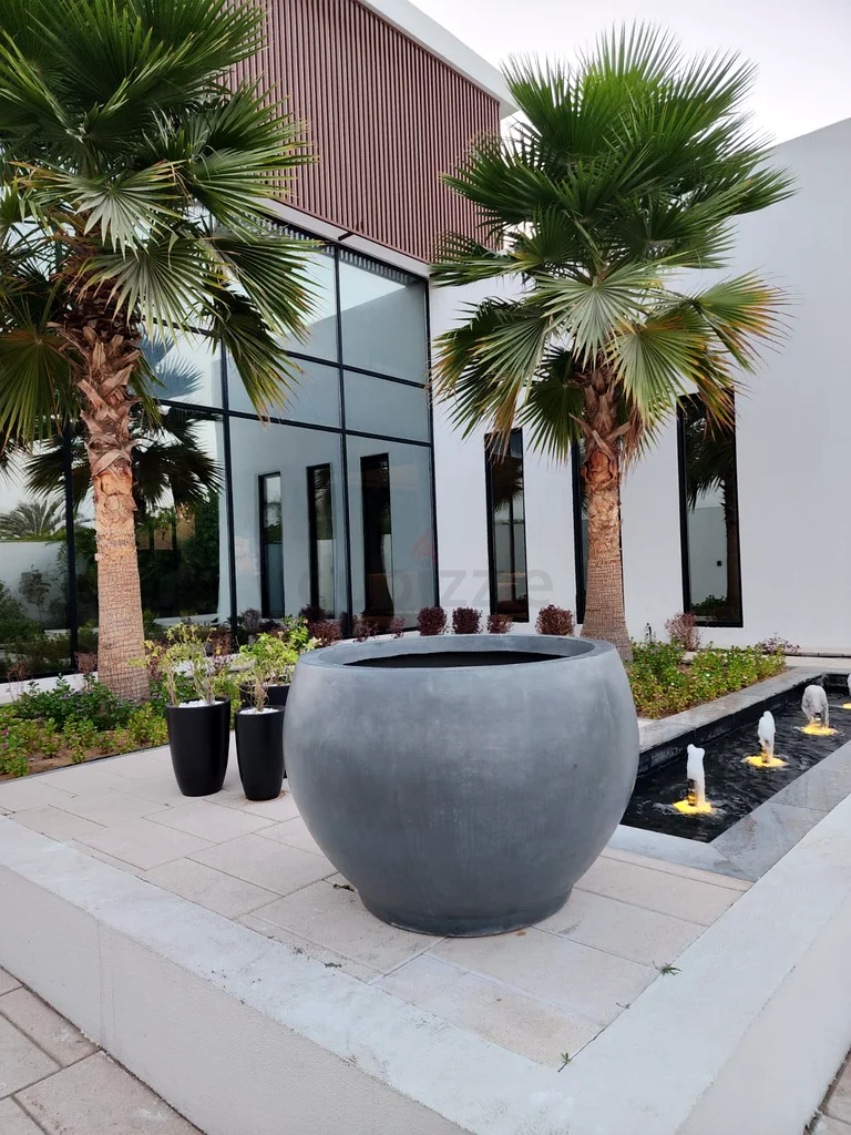 large outdoor planters63220827979523111