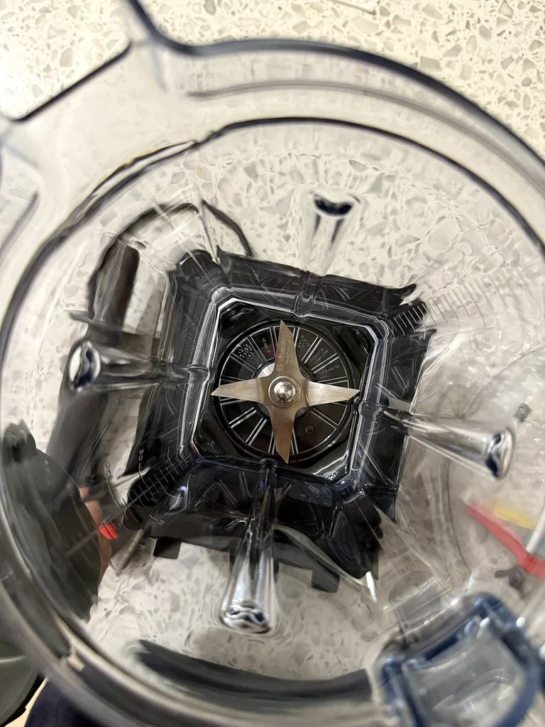 Vitamix E310 with warranty63265101800450112