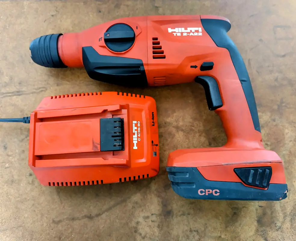 Hilti TE-2-A22 hammer drill machine