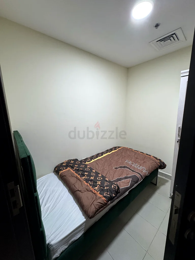غرفة فردية مع حمام داخلي63797494091010114