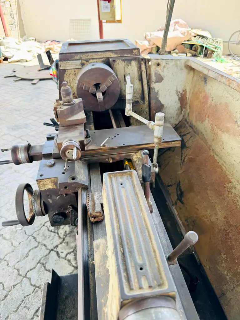 4 Heavy Duty Lathe Machine for Precision Work63257113656451119